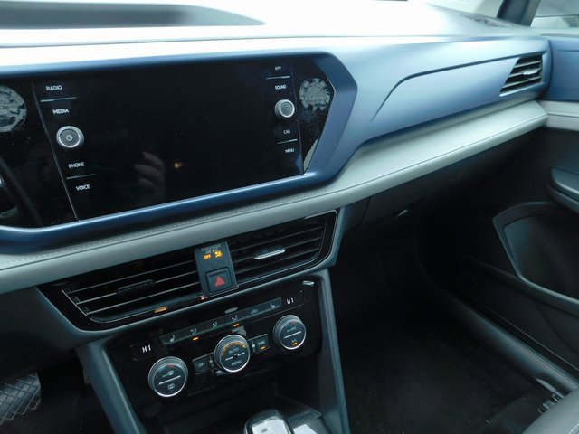 Used 2024 Volkswagen Taos SE image 28
