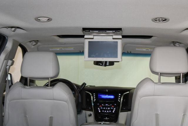 Used 2017 Cadillac Escalade Premium Luxury AWD/4WD image 31