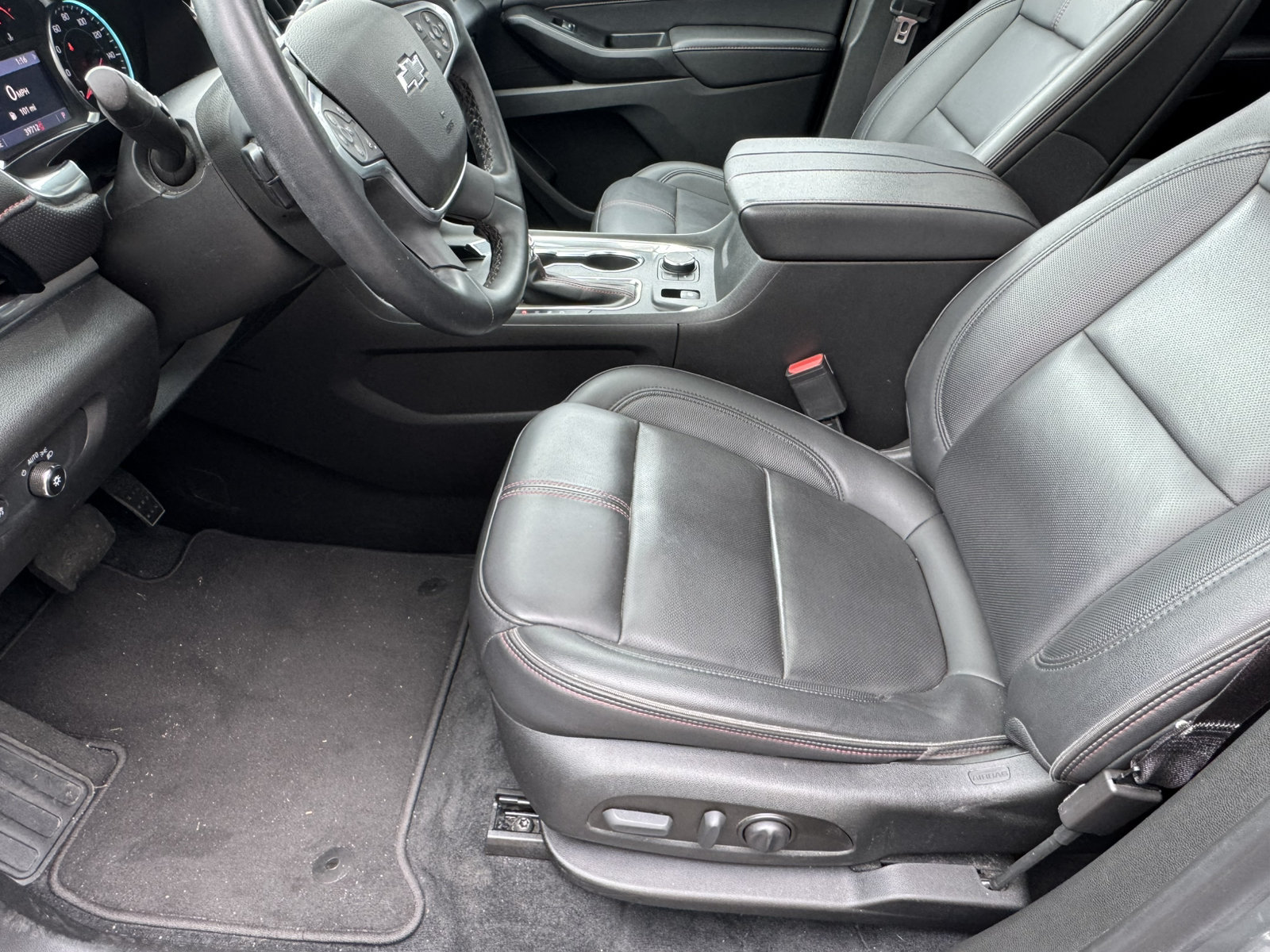 Used 2023 Chevrolet Traverse RS AWD/4WD image 9