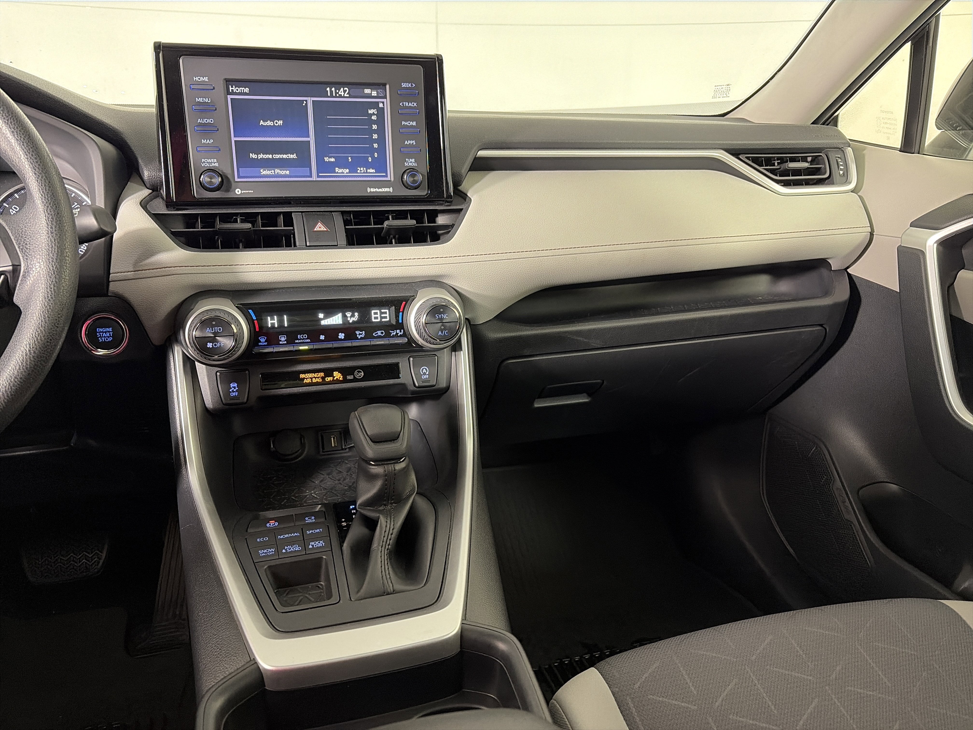 Used 2020 Toyota RAV4 XLE image 25