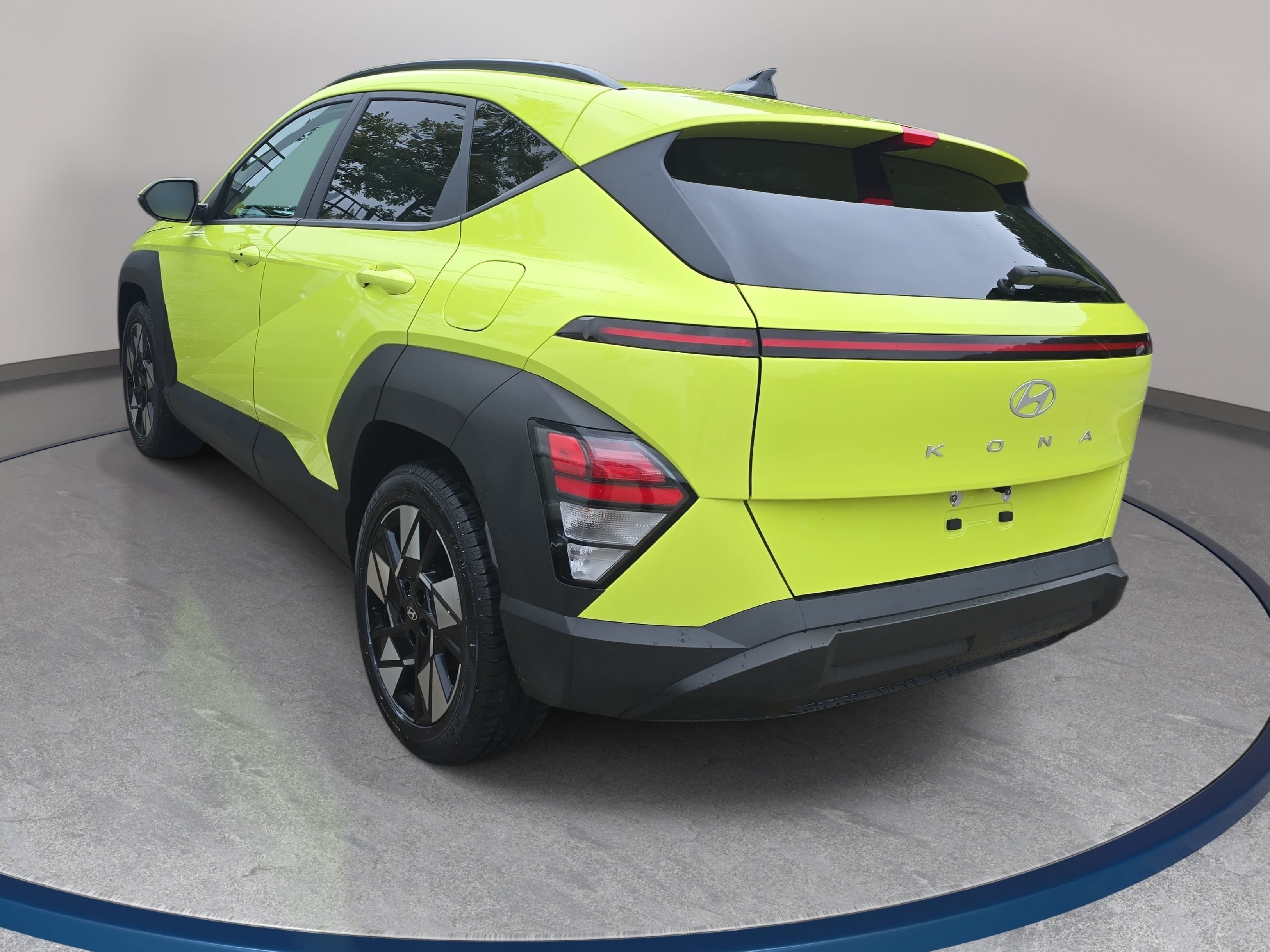 Used 2025 Hyundai Kona SEL FWD image 7