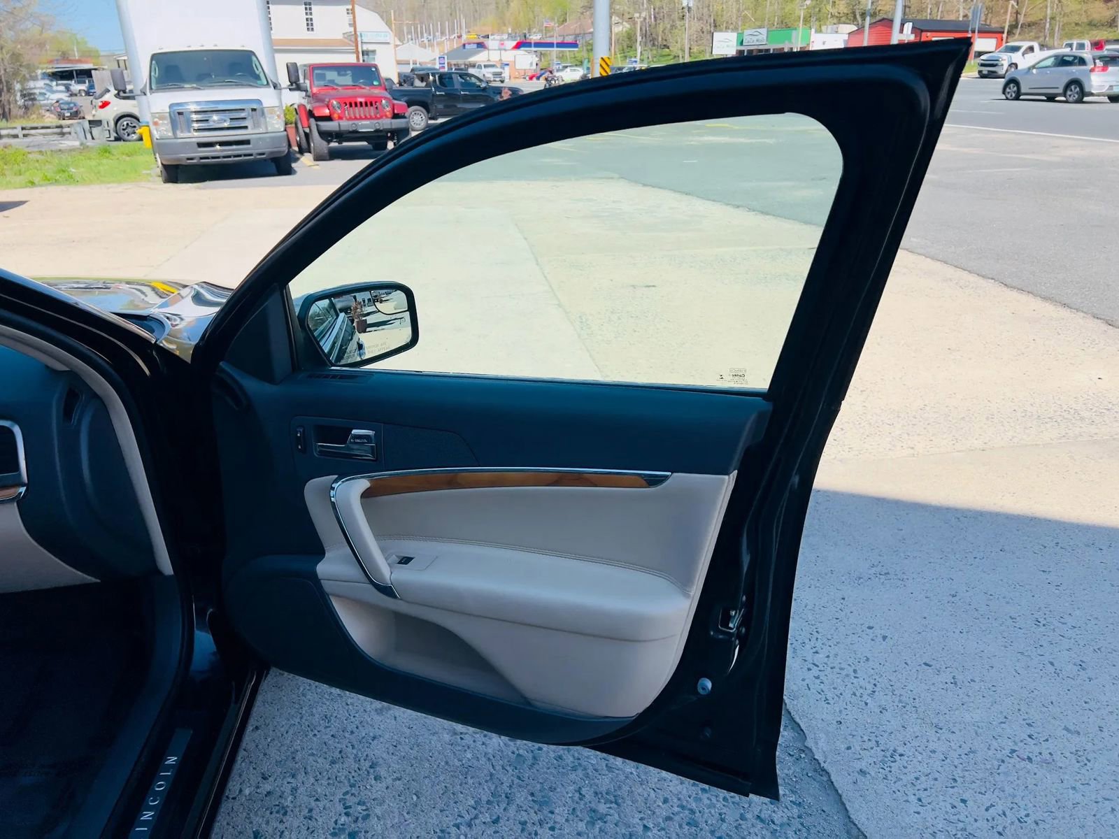 Used 2012 Lincoln MKZ AWD image 13