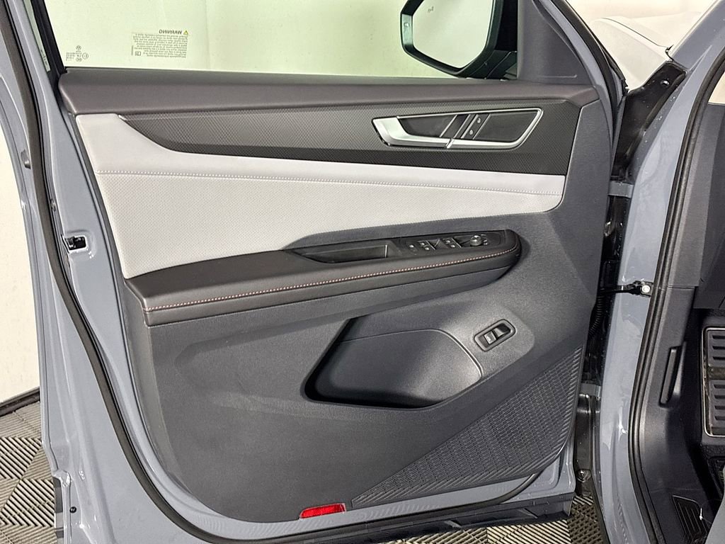 New 2026 Volkswagen Atlas Peak Edition image 10