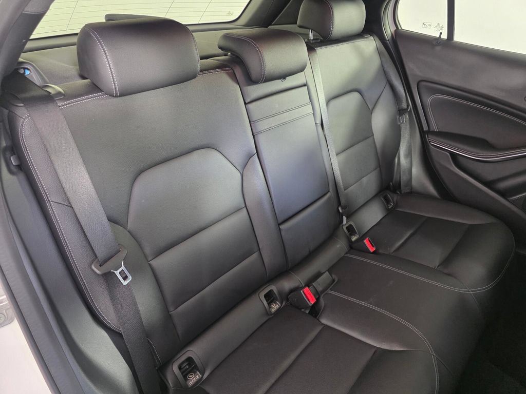 Used 2020 Mercedes-Benz GLA 250 4MATIC image 26