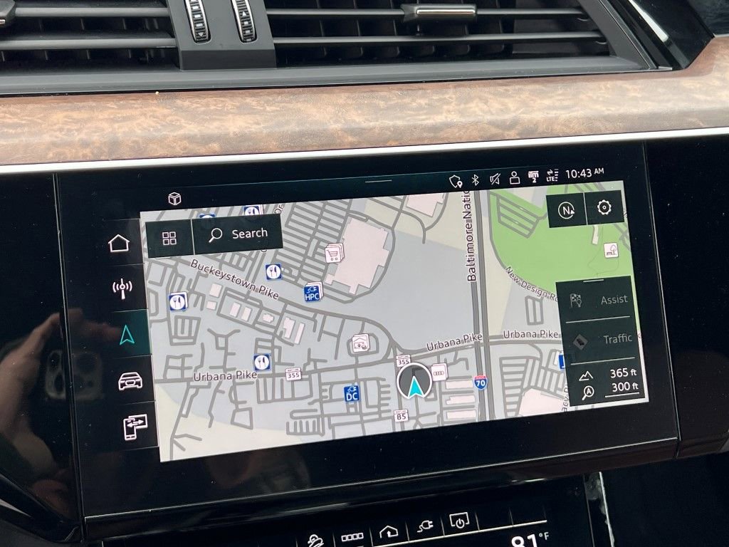 Certified 2022 Audi e-tron Premium w/ Convenience Plus Package image 29