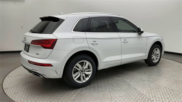 Certified 2023 Audi Q5 2.0T Premium w/ Convenience Package image 2