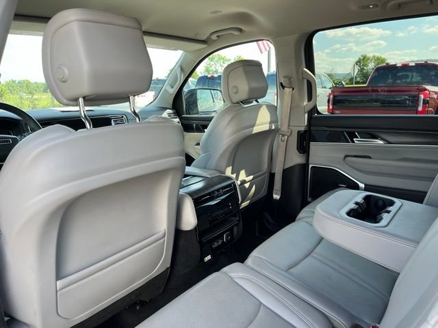 Used 2024 Jeep Wagoneer Series II w/ Flexible Seating Group AWD/4WD image 10
