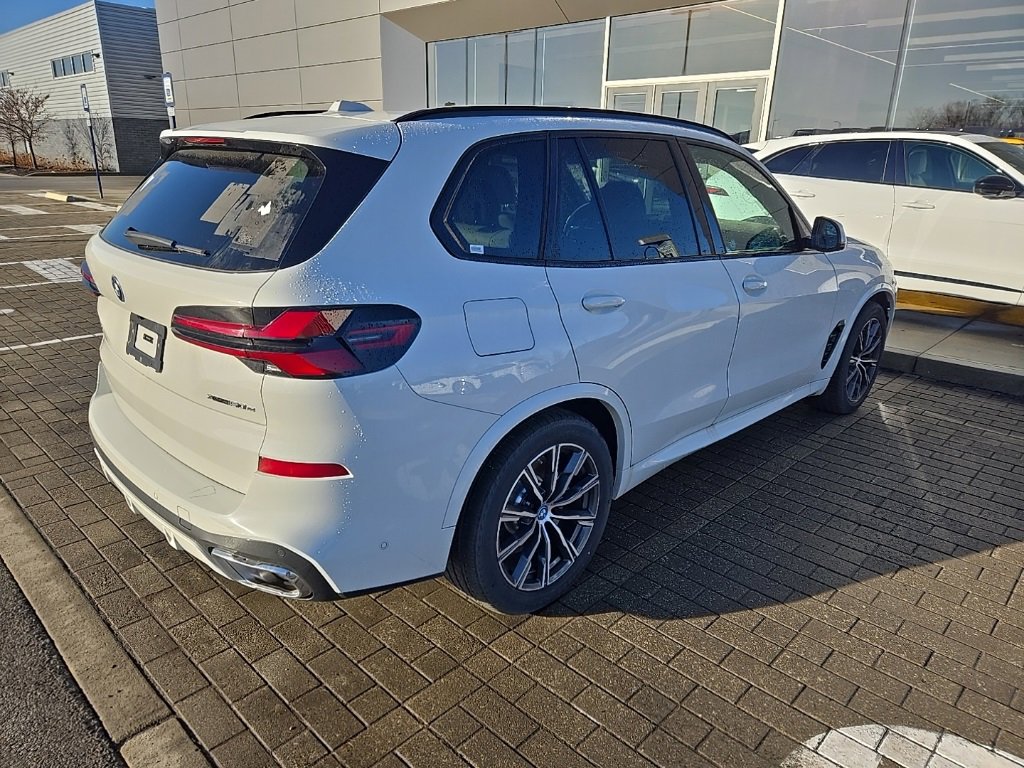 Used 2025 BMW X5 xDrive50e w/ M Sport Package image 5
