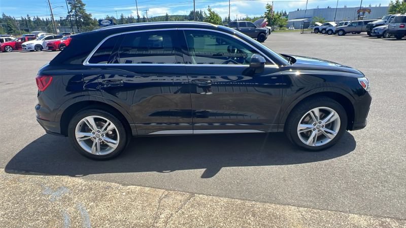 Used 2019 Audi Q3 2.0T Premium Plus w/ Premium Plus Package AWD/4WD image 4