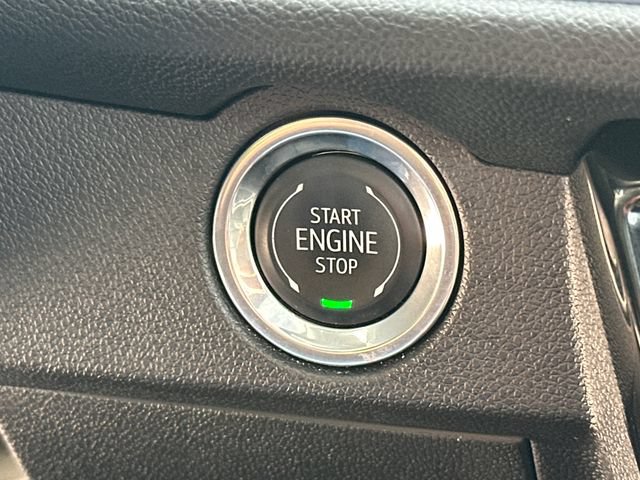 Certified 2025 Chevrolet Traverse RS AWD/4WD image 38