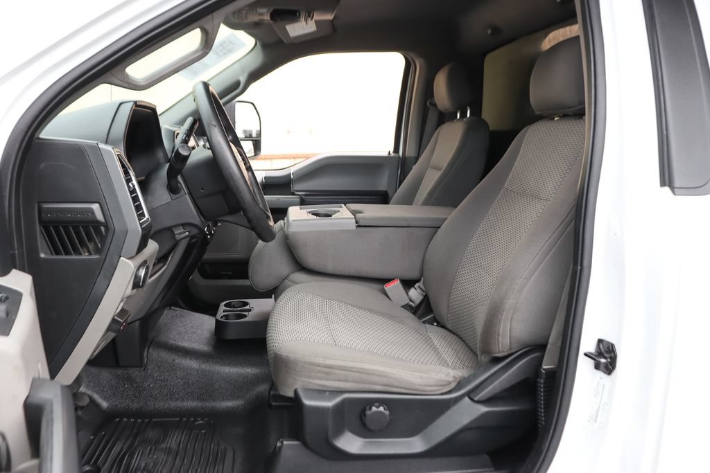 Used 2017 Ford F550 2WD Regular Cab Super Duty image 22