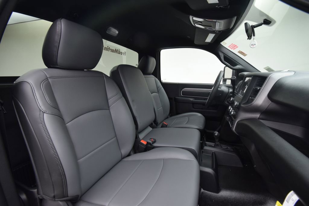 New 2024 RAM 5500 Tradesman image 18