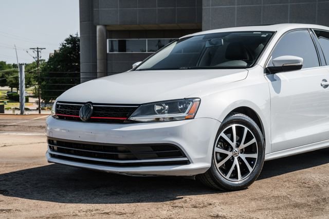 Used 2017 Volkswagen Jetta SE image 42