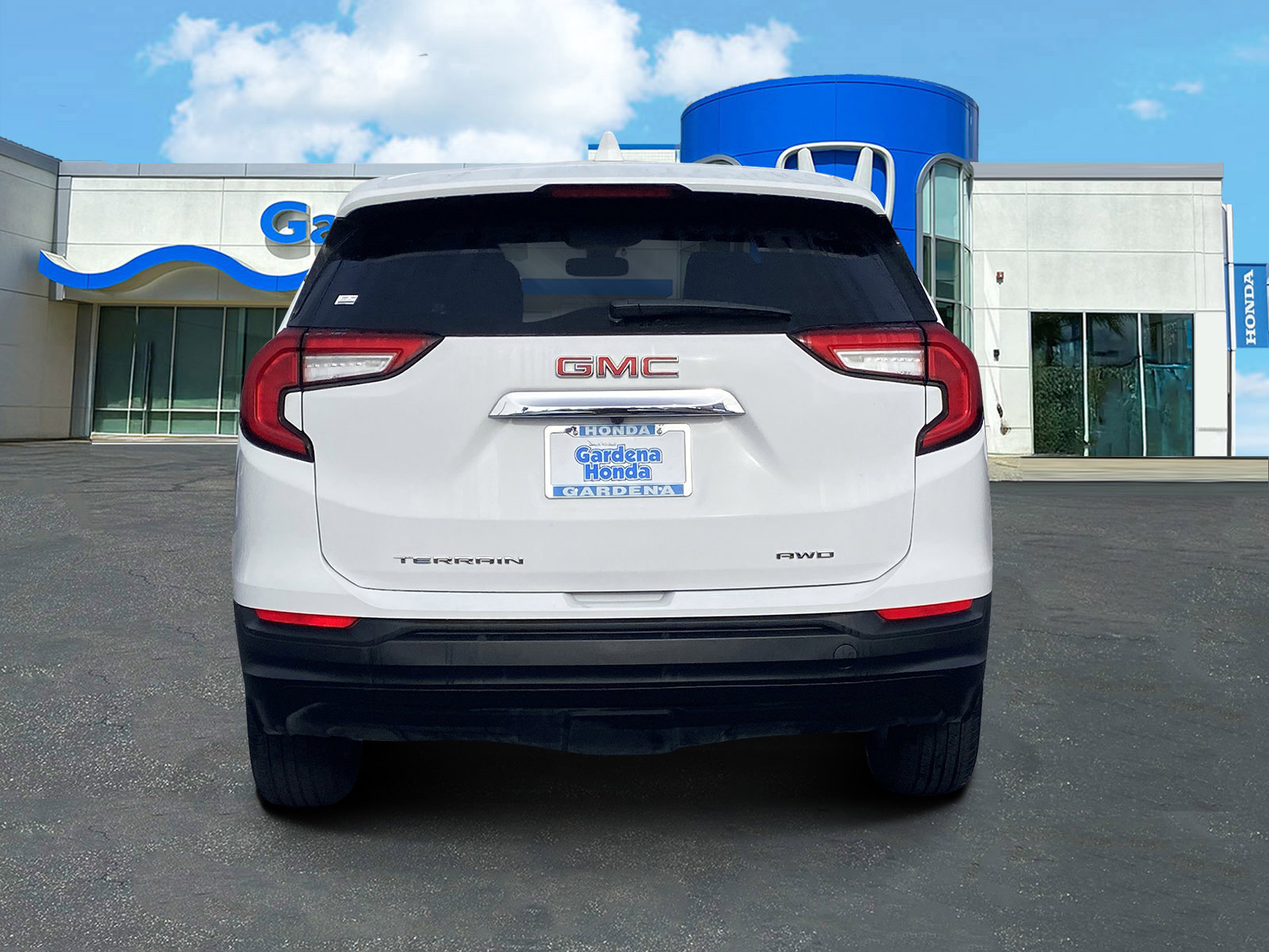 Used 2024 GMC Terrain SLE image 5