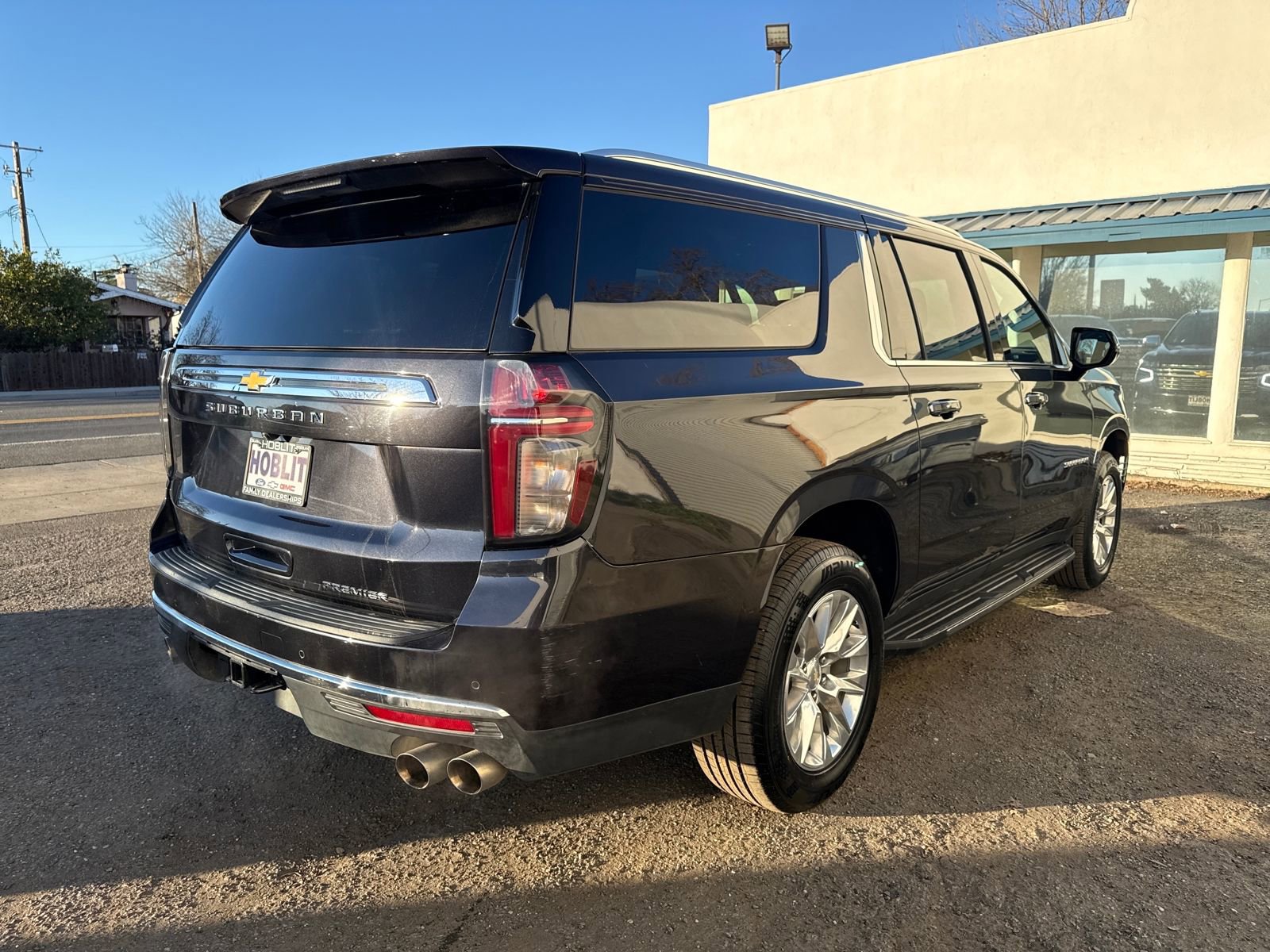Used 2023 Chevrolet Suburban Premier image 5