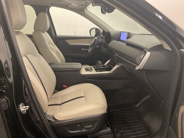 Used 2024 MAZDA CX-90 Plug-In Hybrid w/ Premium Pkg image 30