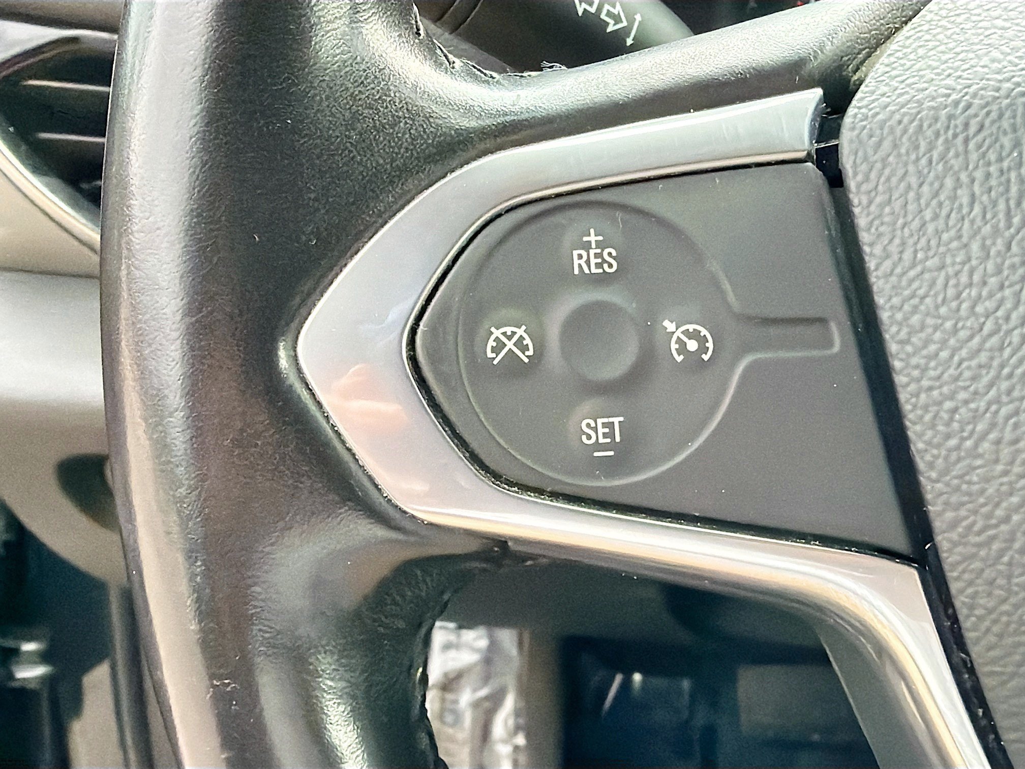 Used 2020 Chevrolet Traverse LT AWD/4WD image 38