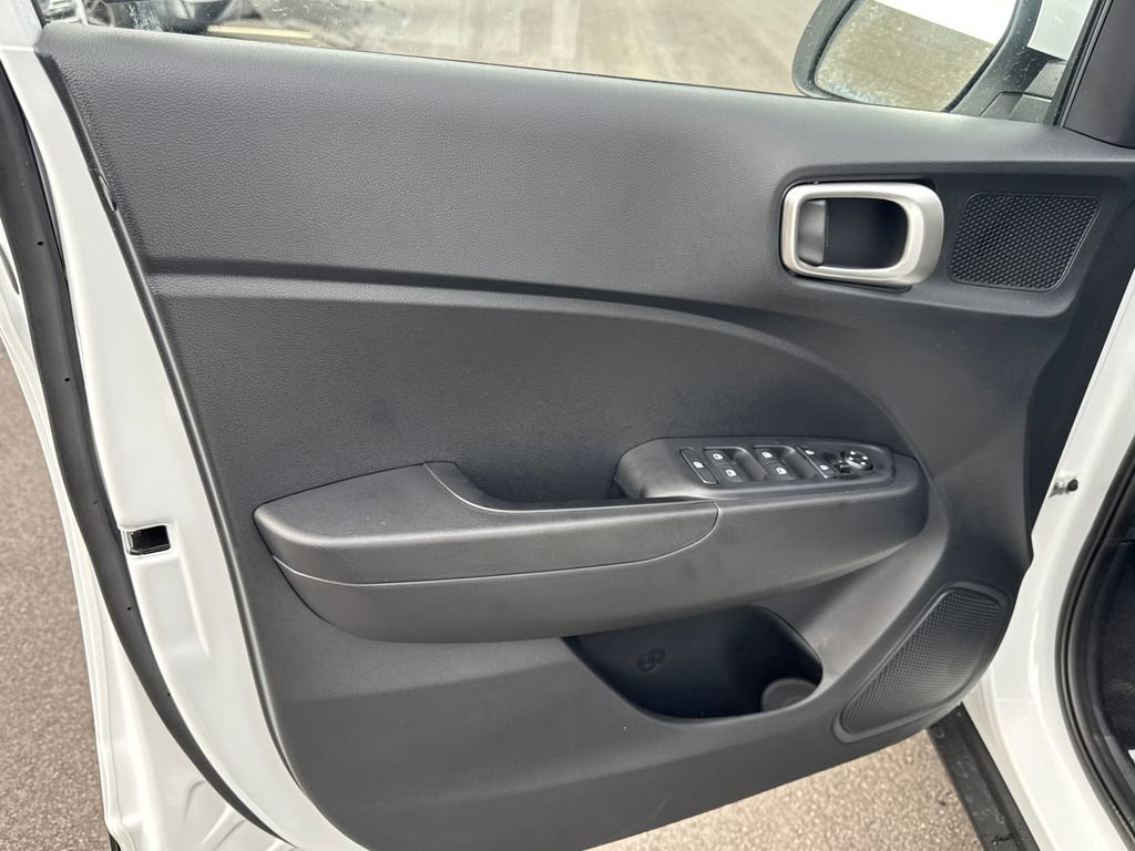 New 2026 Hyundai Venue SE image 11