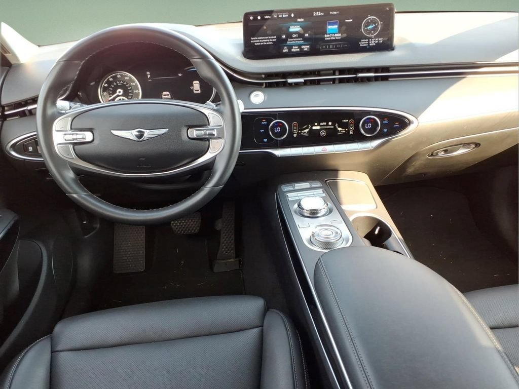 Used 2025 Genesis GV70 2.5T AWD/4WD image 8
