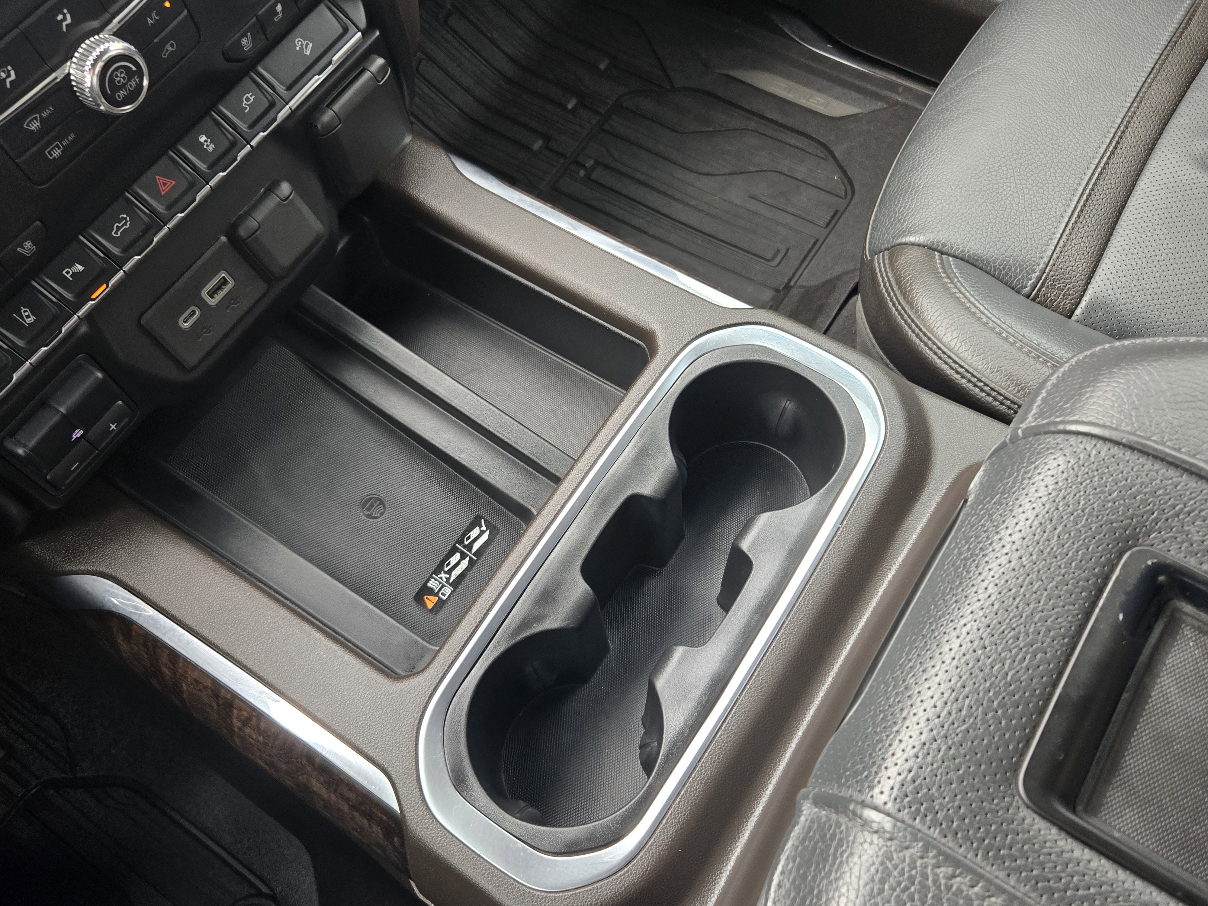 Used 2020 GMC Sierra 3500 Denali w/ Denali Ultimate Package image 15