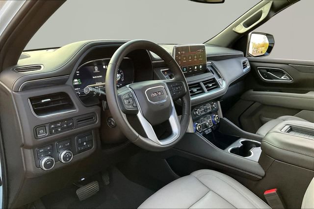 Used 2022 GMC Yukon SLT w/ SLT Luxury Package image 12