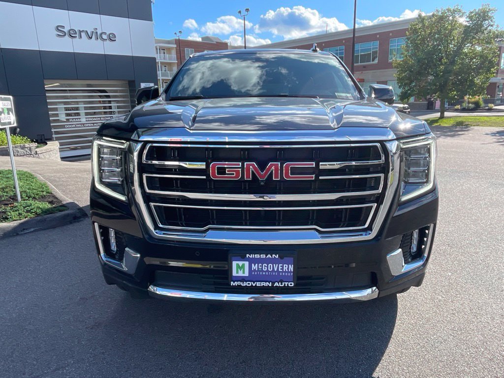 Used 2022 GMC Yukon SLT w/ SLT Premium Package AWD/4WD image 3