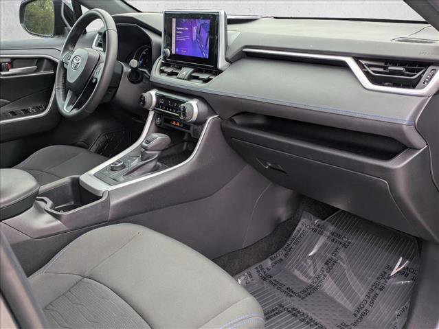 Used 2023 Toyota RAV4 SE image 18