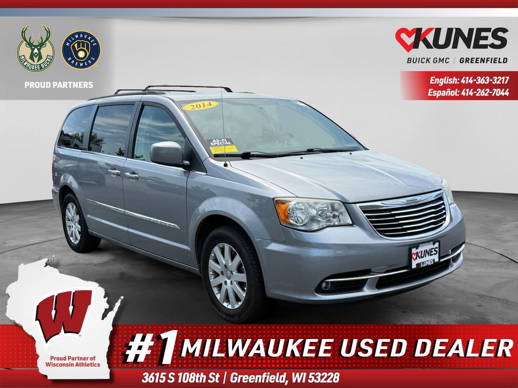 Used 2014 Chrysler Town & Country Touring FWD image 1
