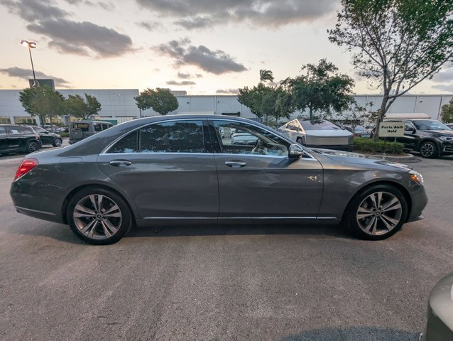 Used 2019 Mercedes-Benz S 560 Sedan image 4