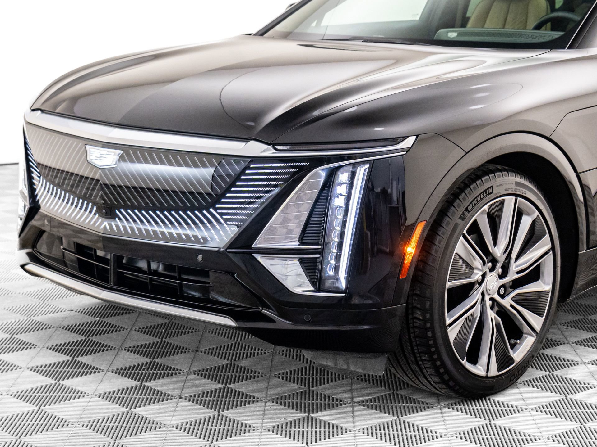 Certified 2025 Cadillac Lyriq Luxury image 43