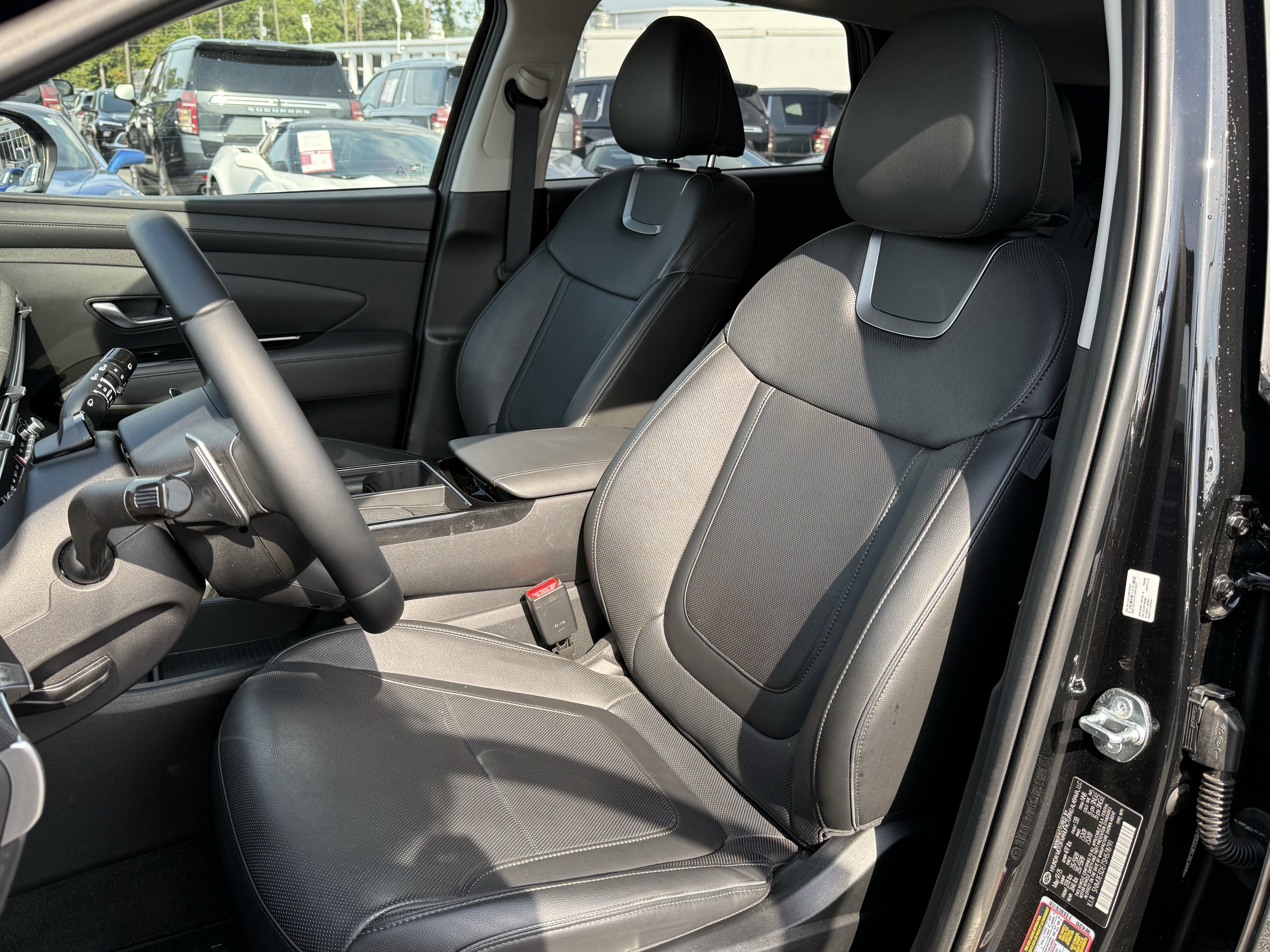 Used 2025 Hyundai Tucson Limited FWD image 3