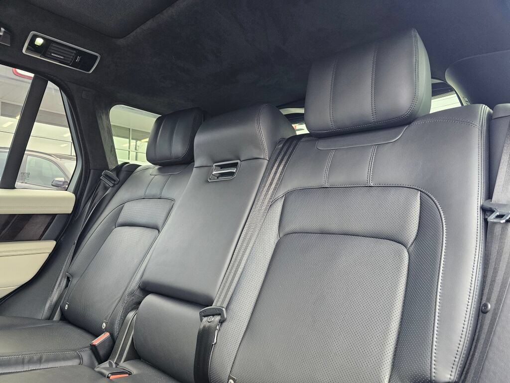Used 2022 Land Rover Range Rover P525 Westminster Edition AWD/4WD image 21