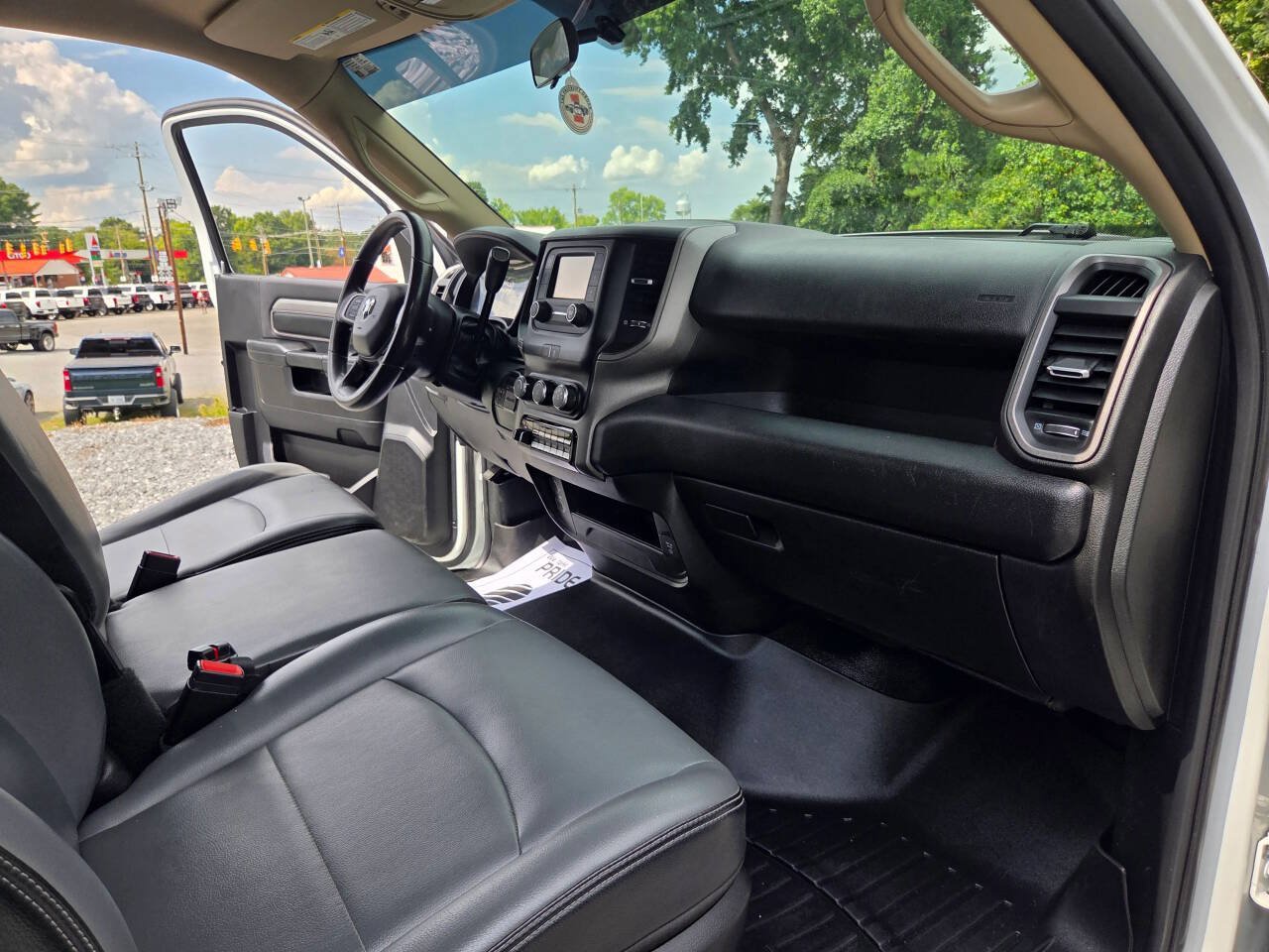 Used 2019 RAM 3500 Tradesman w/ Chrome Appearance Group AWD/4WD image 18