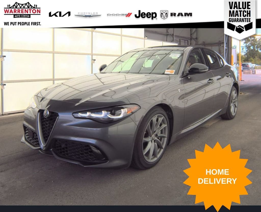 Used 2024 Alfa Romeo Giulia Ti AWD/4WD image 1