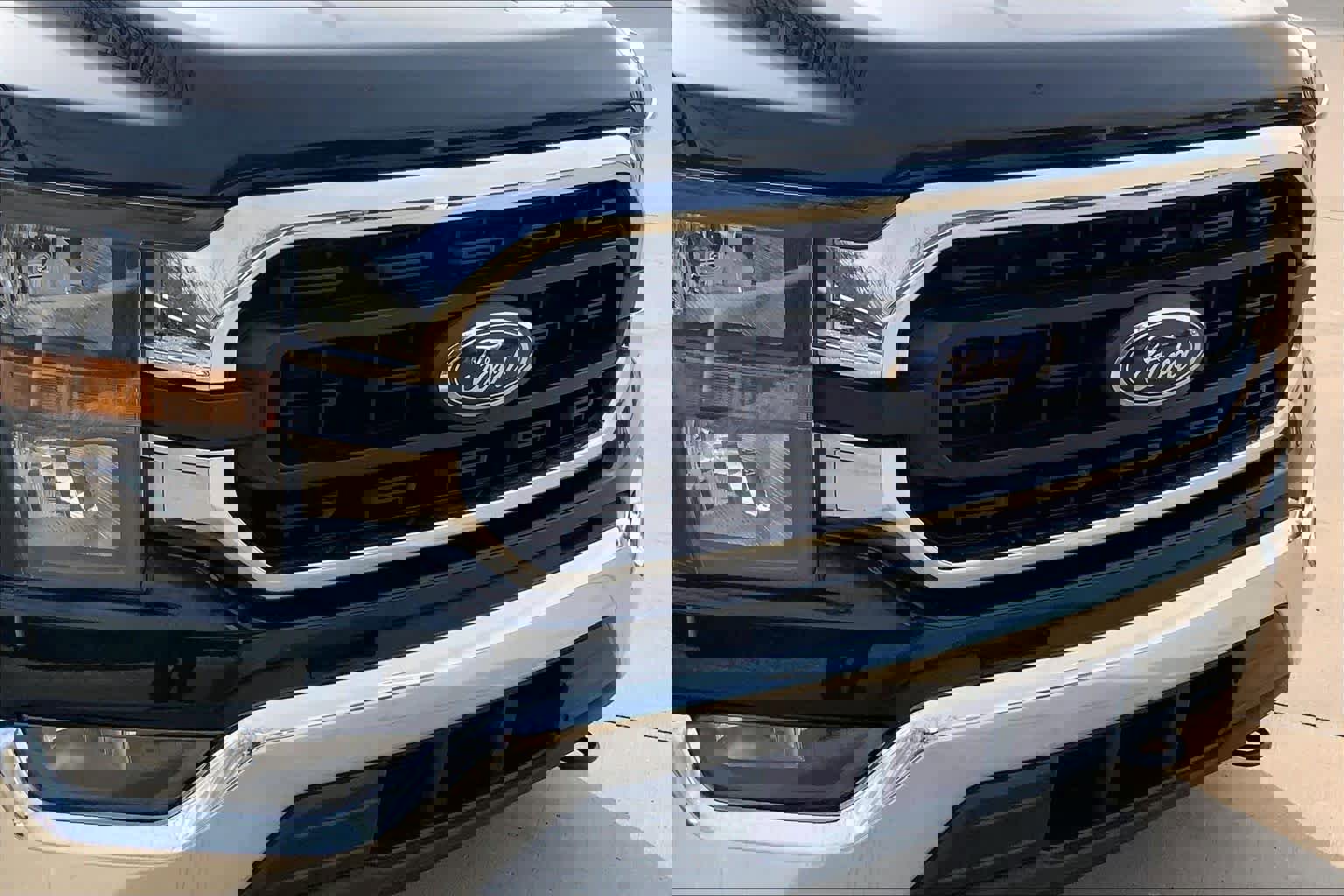 Used 2023 Ford F150 XLT w/ Trailer Tow Package image 29