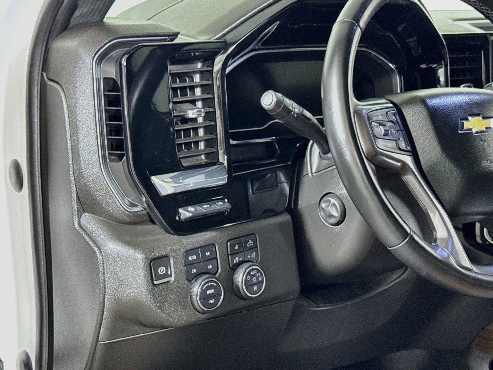 Certified 2023 Chevrolet Silverado 1500 High Country w/ Technology Package AWD/4WD image 8