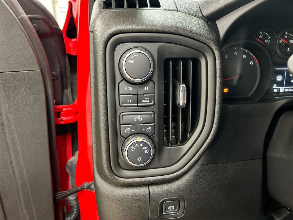 Used 2020 Chevrolet Silverado 1500 Custom w/ Custom Value Package image 17