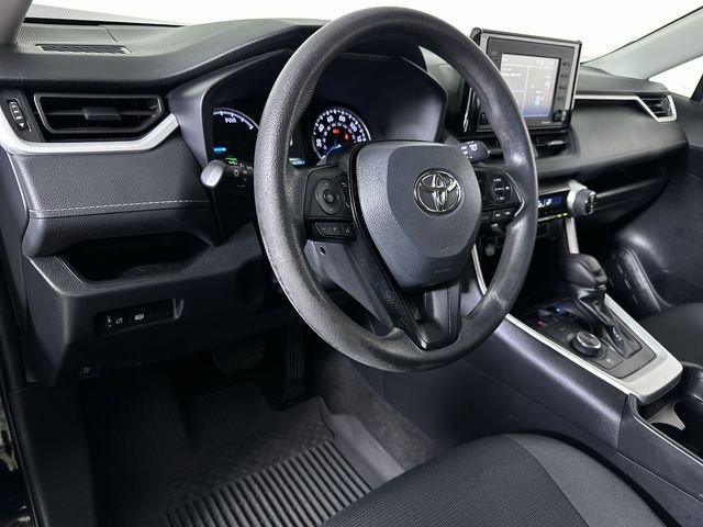 Used 2021 Toyota RAV4 LE AWD/4WD image 10