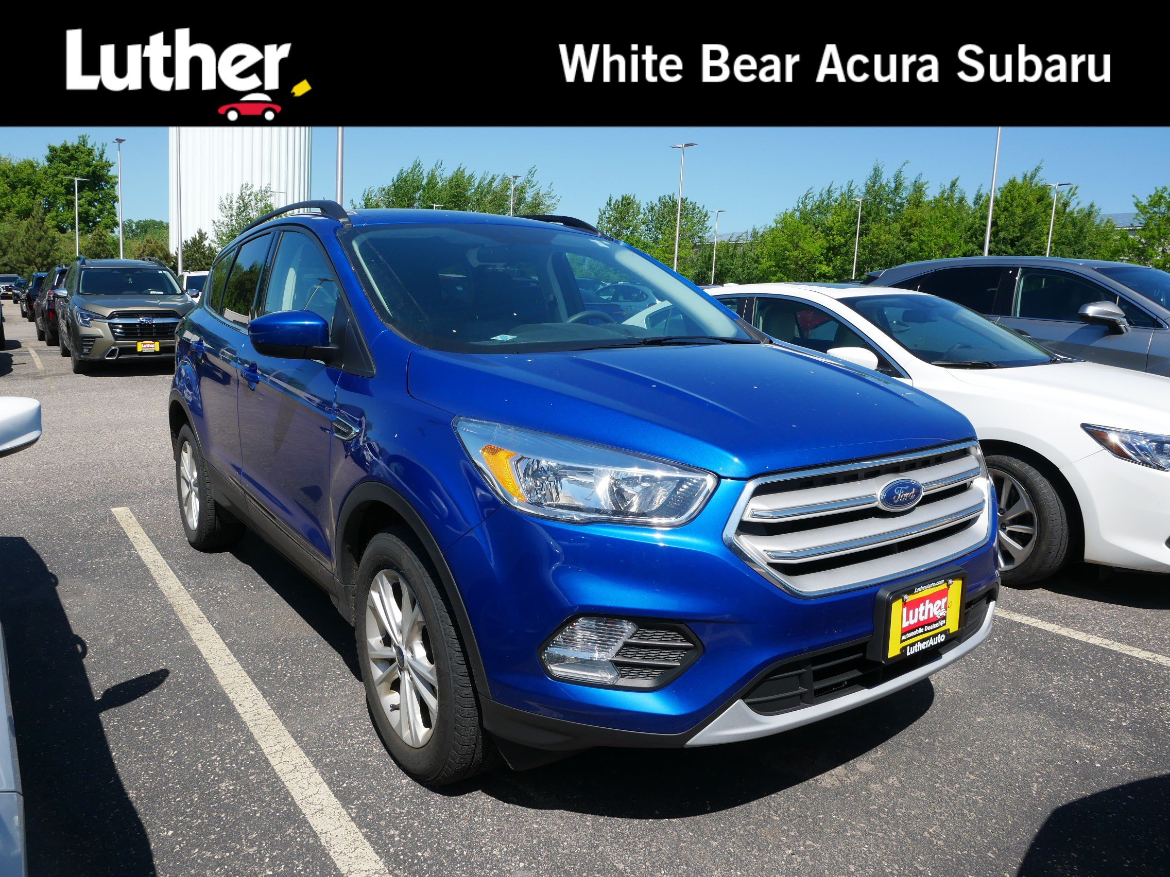 Used 2018 Ford Escape SE w/ SE Sync 3 Package AWD/4WD image 1