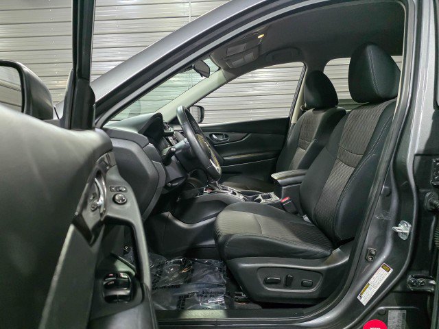 Used 2019 Nissan Rogue SV image 13