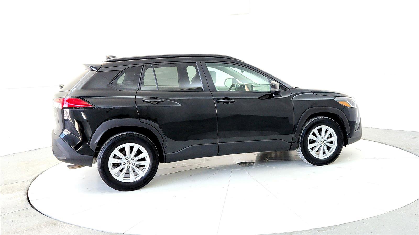 Certified 2023 Toyota Corolla Cross LE image 6