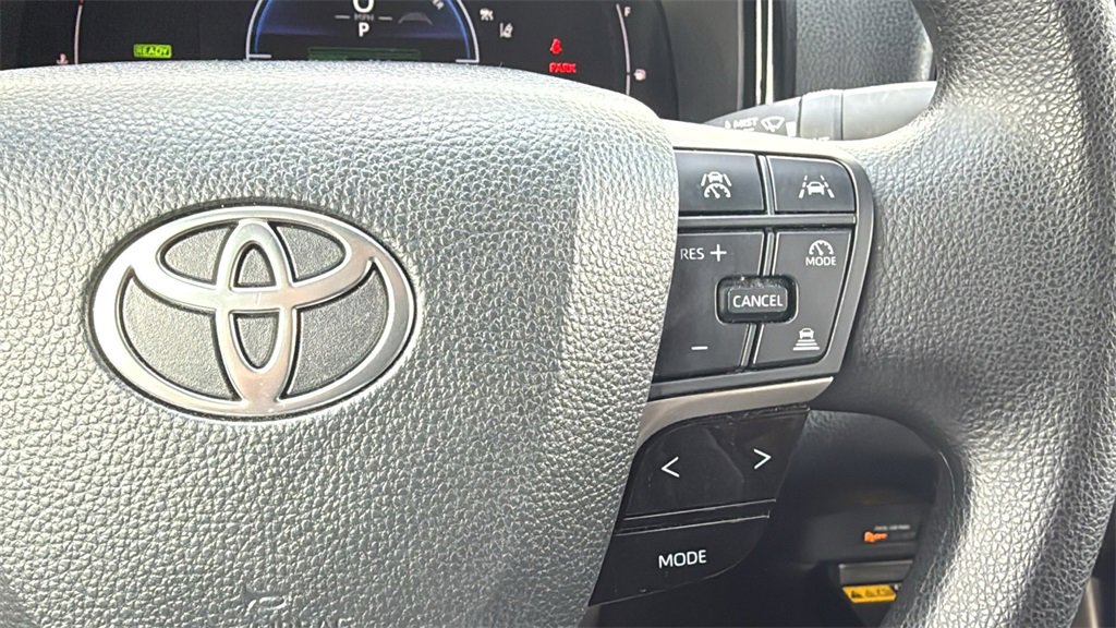 Used 2025 Toyota Camry LE image 21