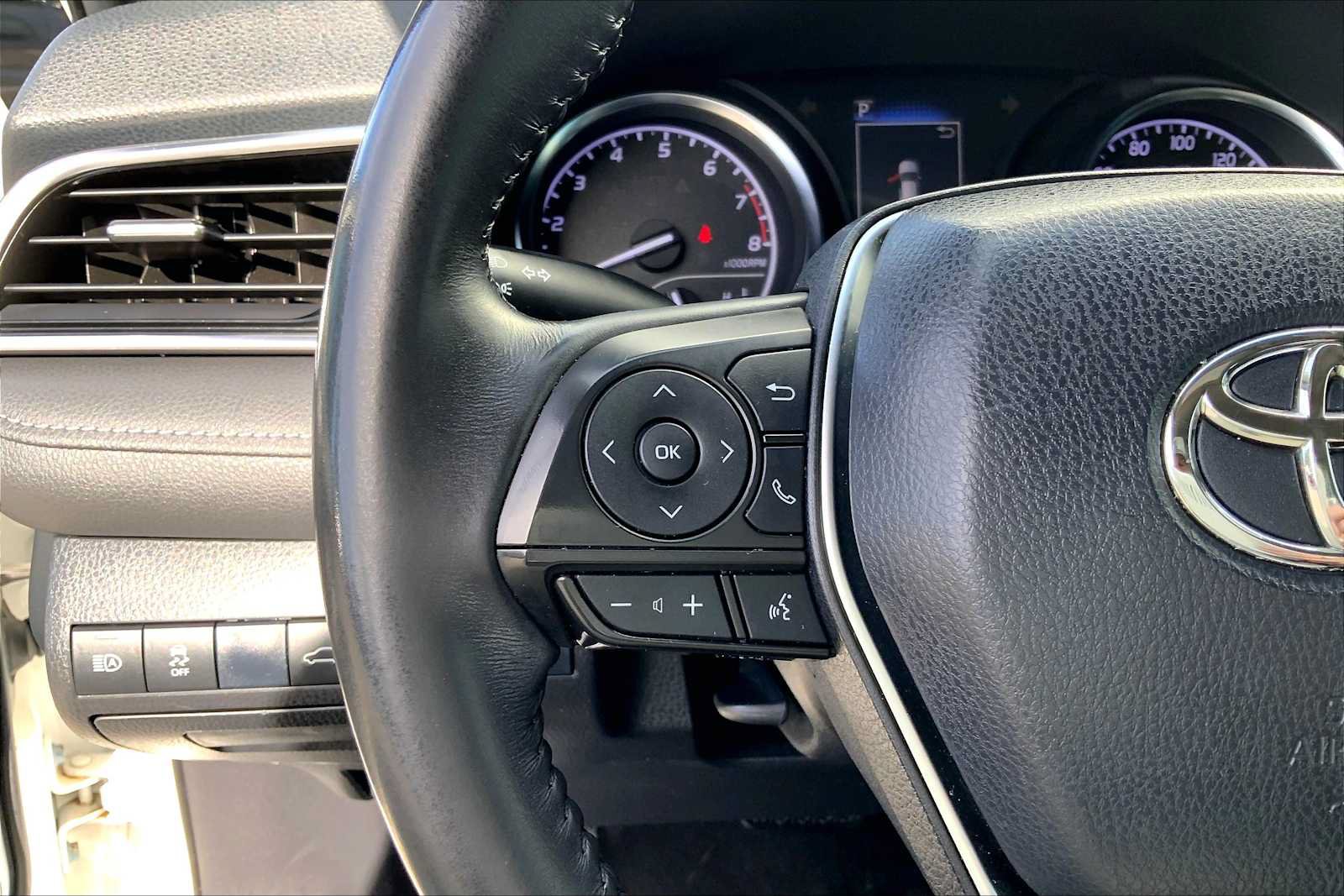 Used 2018 Toyota Camry SE FWD image 21
