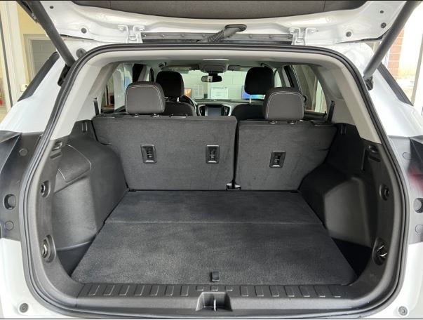 Used 2023 GMC Terrain SLE w/ Driver Convenience Package FWD image 12