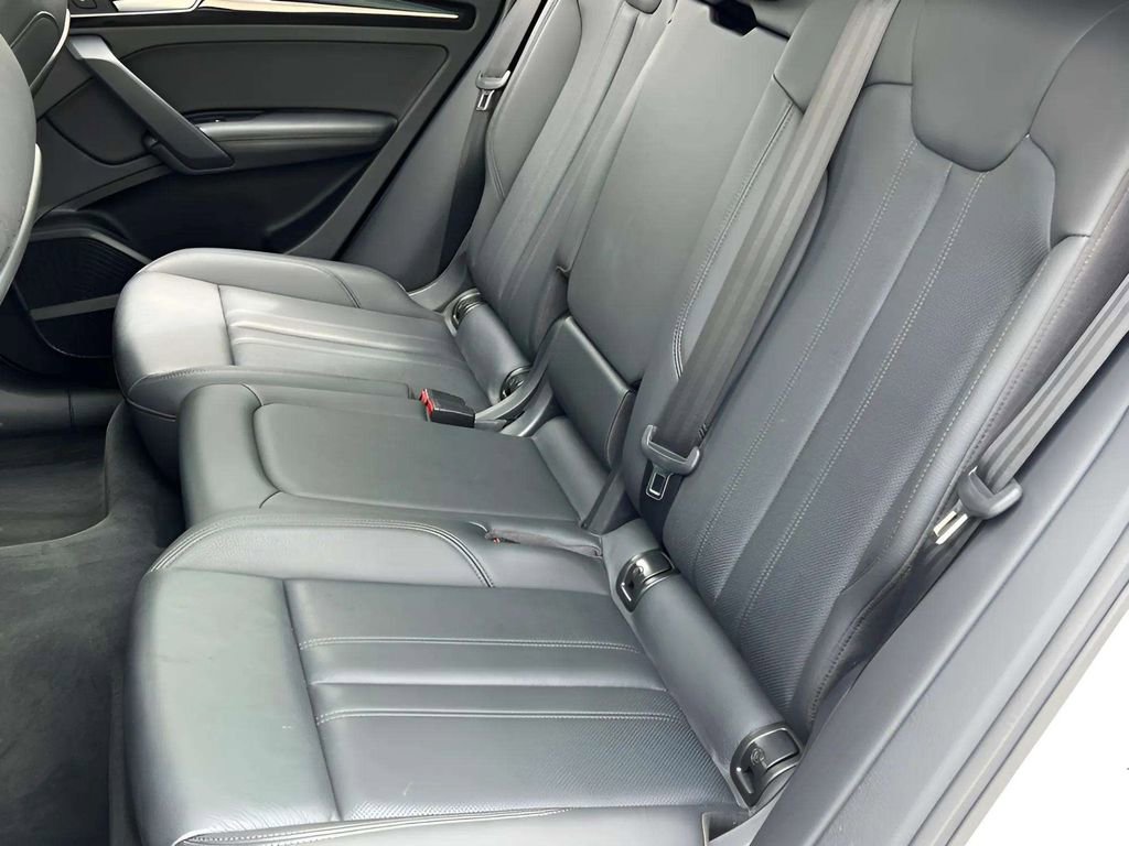 Used 2020 Audi Q5 e Premium Plus w/ Premium Plus Package AWD/4WD image 18