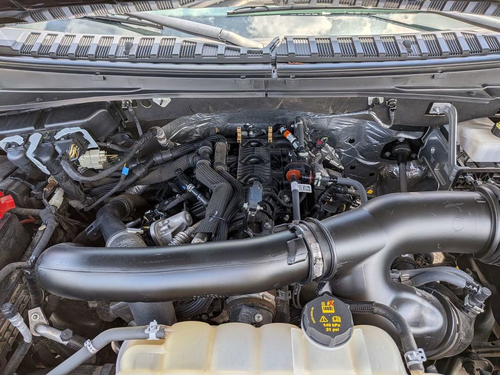Used 2024 Ford Expedition XLT AWD/4WD image 12
