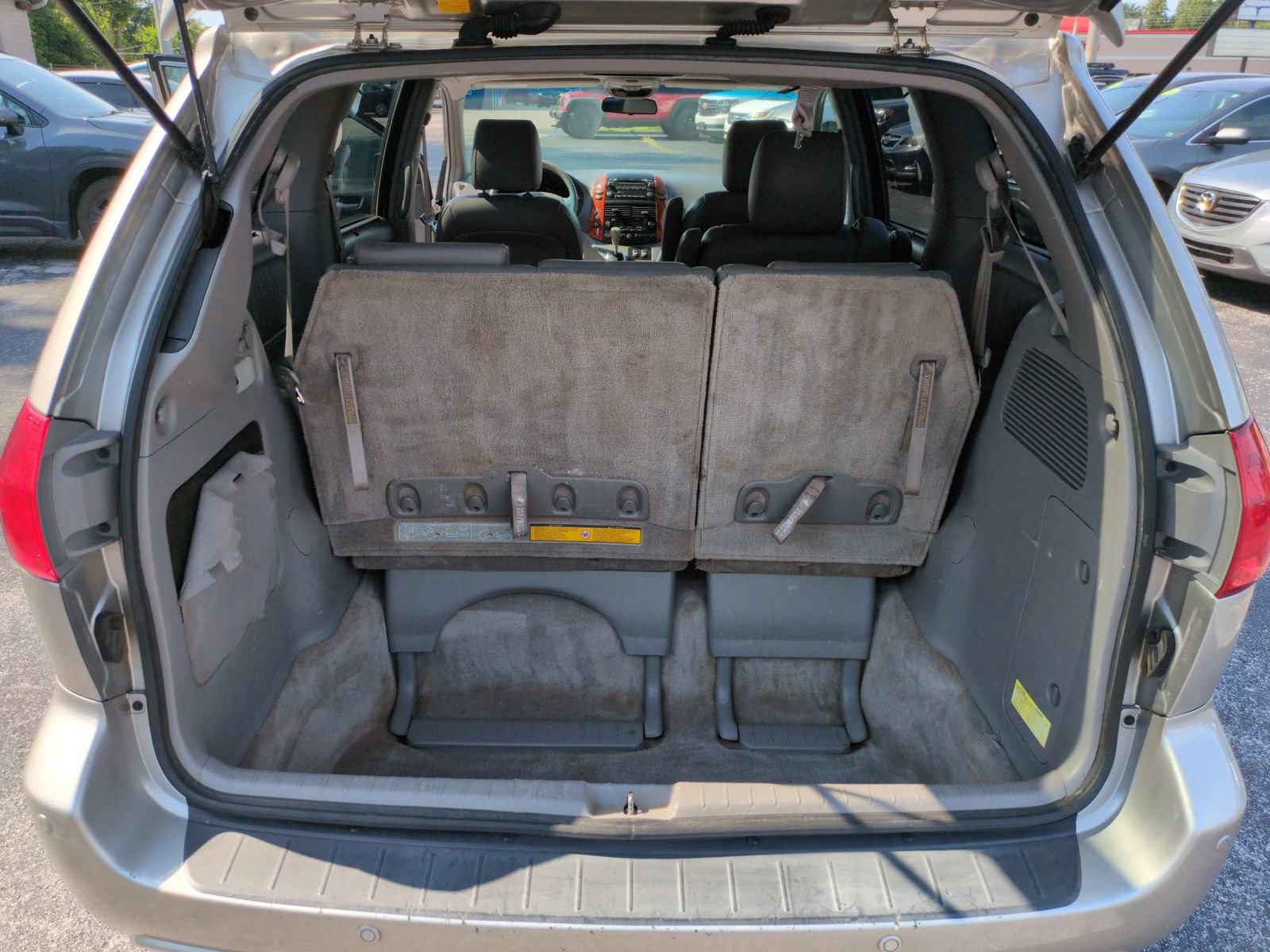 Used 2009 Toyota Sienna FWD image 12