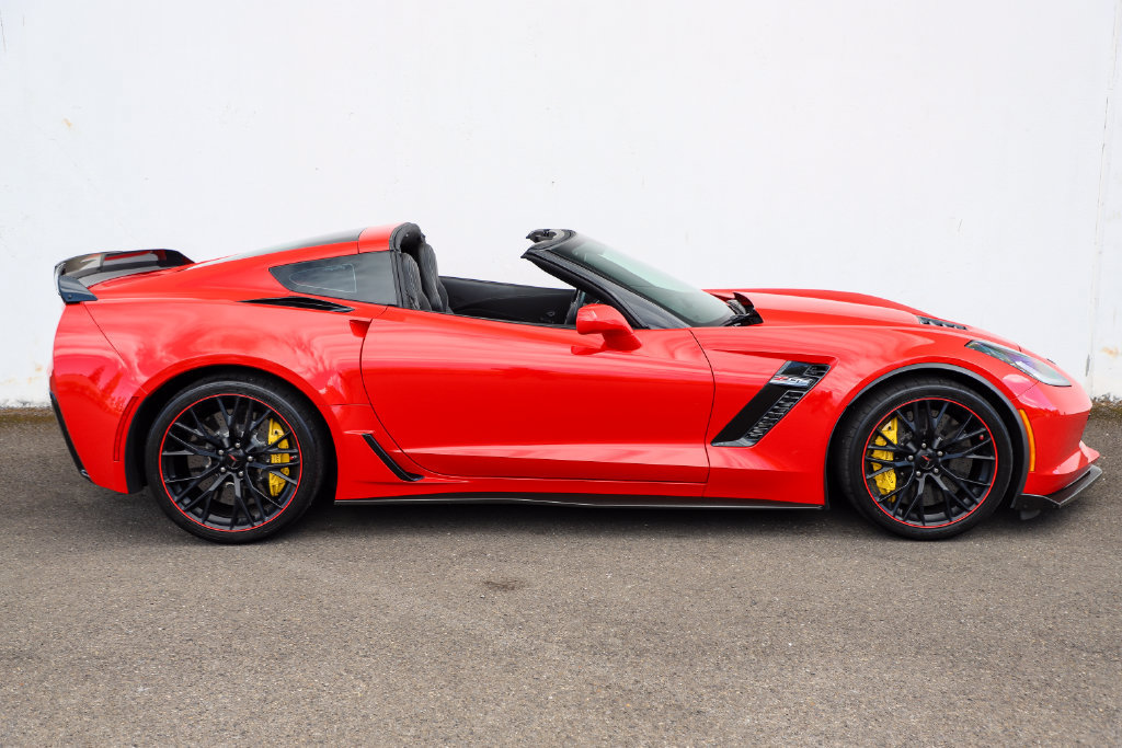 Used 2017 Chevrolet Corvette Z06 w/ Z07 Performance Package RWD image 27