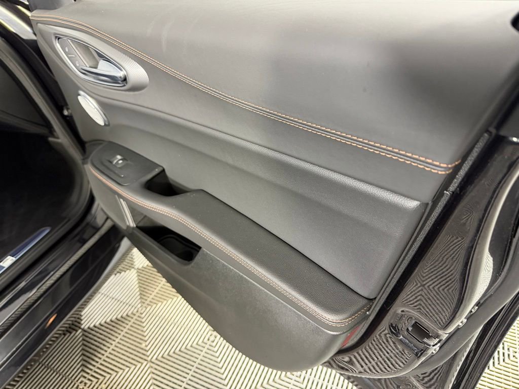 Used 2025 Alfa Romeo Giulia AWD image 34