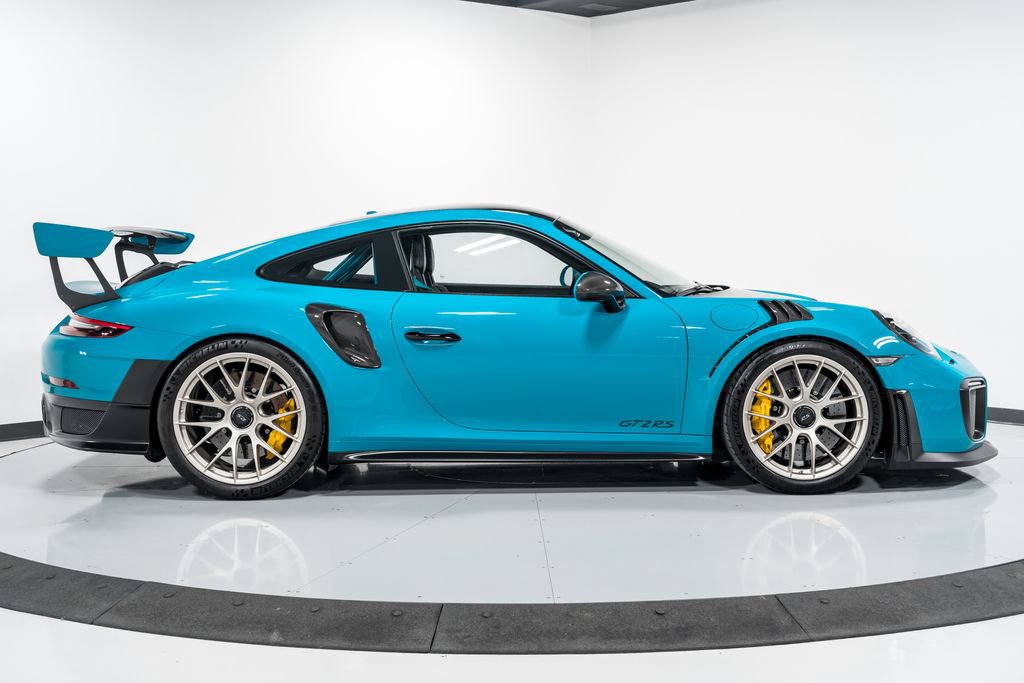 Used 2018 Porsche 911 GT2 RS w/ Weissach Package RWD image 2